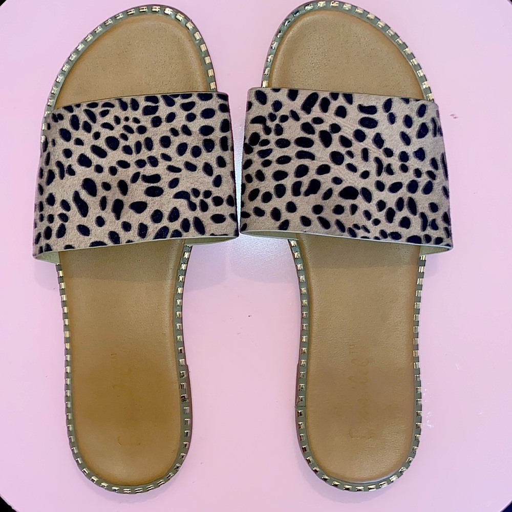 Lightweight sandals